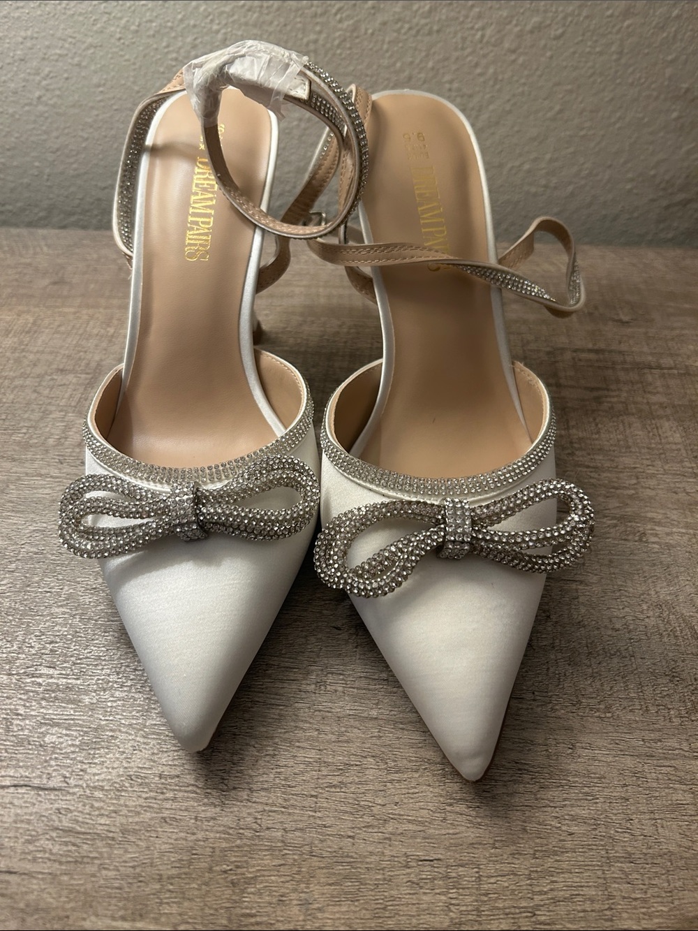 Dream Pairs White Satin Pointed-Toe Heels with Crystal Bow